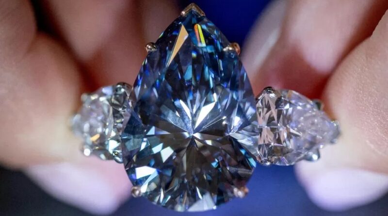 Berlian biru unik dilelong AS$40 juta
